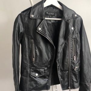 Black leather jacket size small girls good condition like new